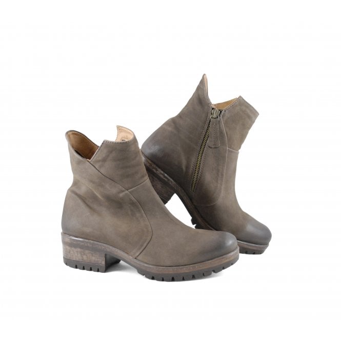 Bueno 0505 Chunky Low Heel Ankle Boot
